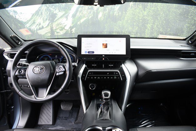 Certified 2024 Toyota Venza Limited AWD/4WD image 18