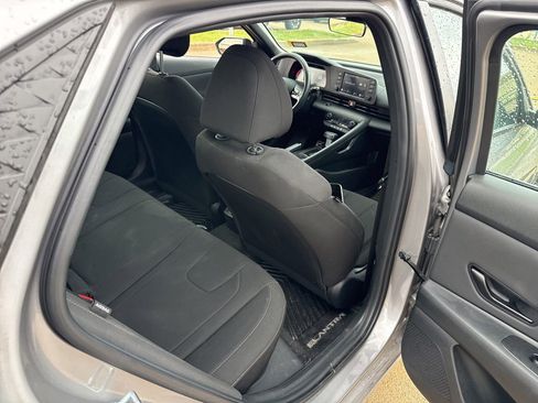 Used 2025 Hyundai Elantra Sport FWD image 13