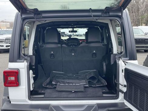 Certified 2022 Jeep Wrangler Unlimited Rubicon w/ Cold Weather Group image 40