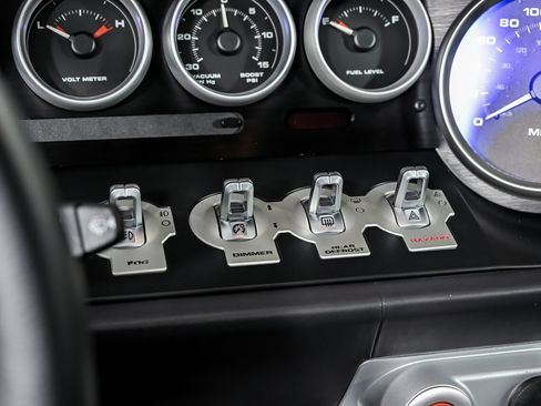Used 2005 Ford GT RWD image 43