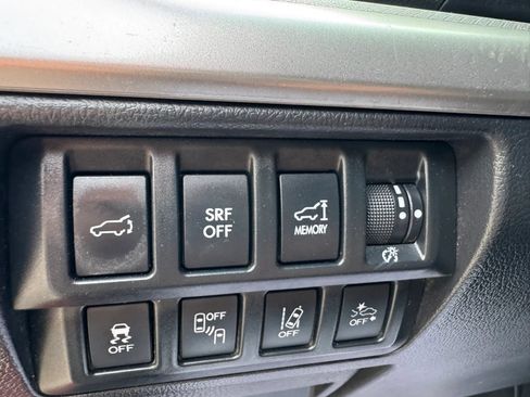 Used 2017 Subaru Outback 2.5i Premium AWD/4WD image 22
