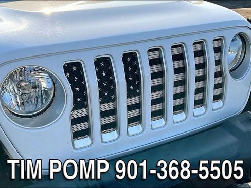 Used 2020 Jeep Wrangler Unlimited Sahara AWD/4WD image 31