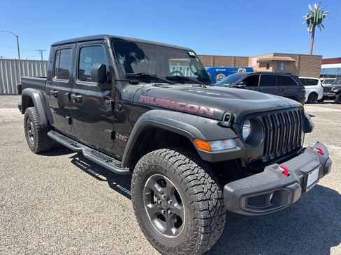 Used 2023 Jeep Gladiator Rubicon w/ Cold Weather Group AWD/4WD image 3