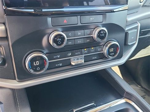 Used 2022 Ford Expedition XL image 33