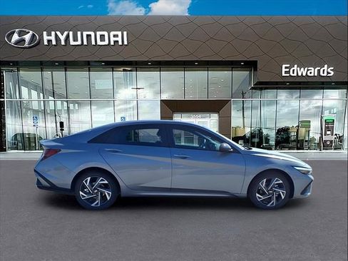 New 2025 Hyundai Elantra Sport image 8