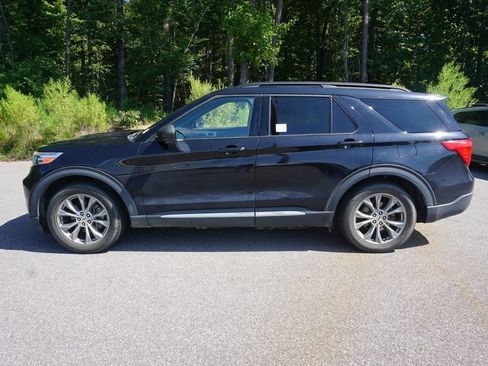 Used 2020 Ford Explorer XLT w/ Equipment Group 202A RWD image 18