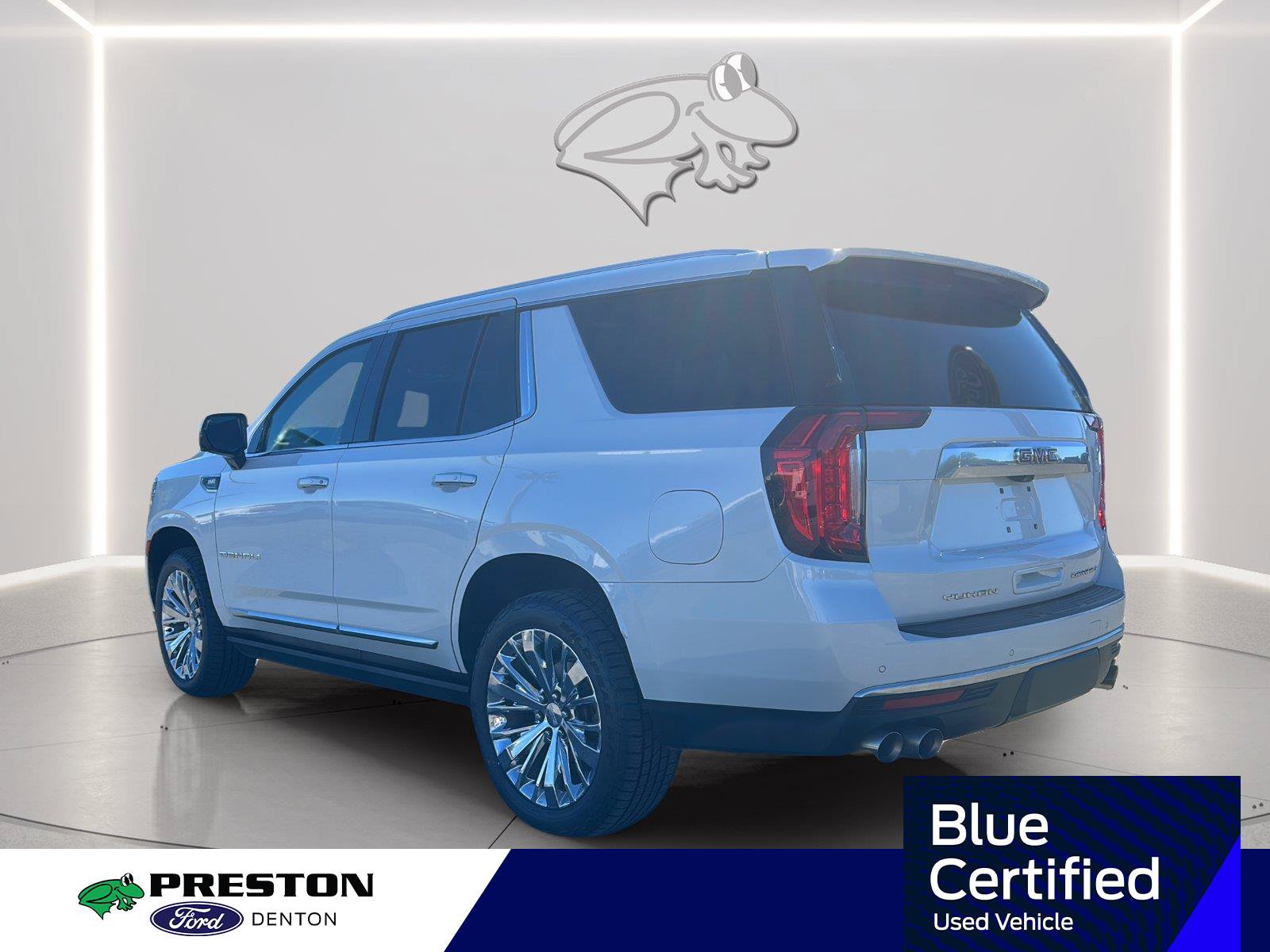 Used 2021 GMC Yukon Denali w/ Denali Premium Package AWD/4WD image 3