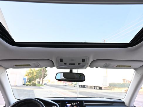 Used 2015 Lexus IS 250 w/ Premium Package RWD image 27