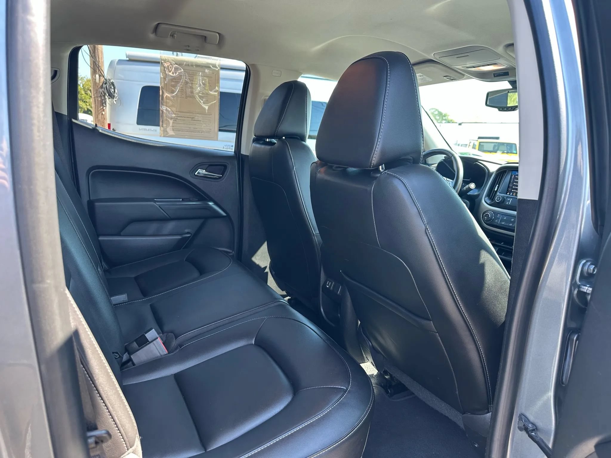 Used 2022 Chevrolet Colorado LT w/ Luxury Package AWD/4WD image 18