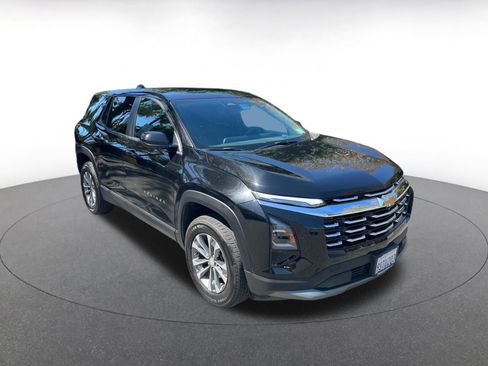 Used 2025 Chevrolet Equinox LT FWD image 1