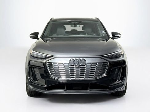 Used 2025 Audi SQ6 e-tron Prestige w/ 21" Black Optic Wheel Package AWD/4WD image 8