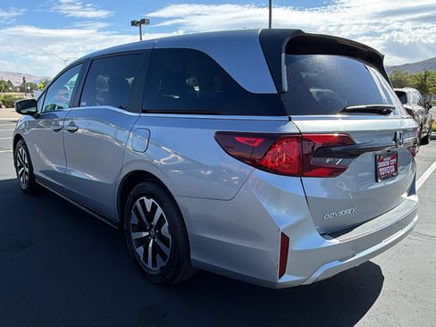 Used 2025 Honda Odyssey EX-L image 5
