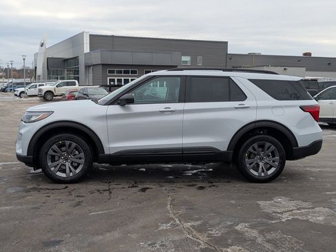 New 2026 Ford Explorer Active w/ Active Comfort Package image 7