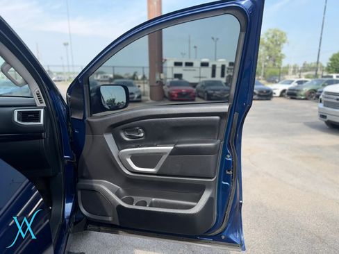 Used 2021 Nissan Titan SV w/ SV Convenience Package AWD/4WD image 21