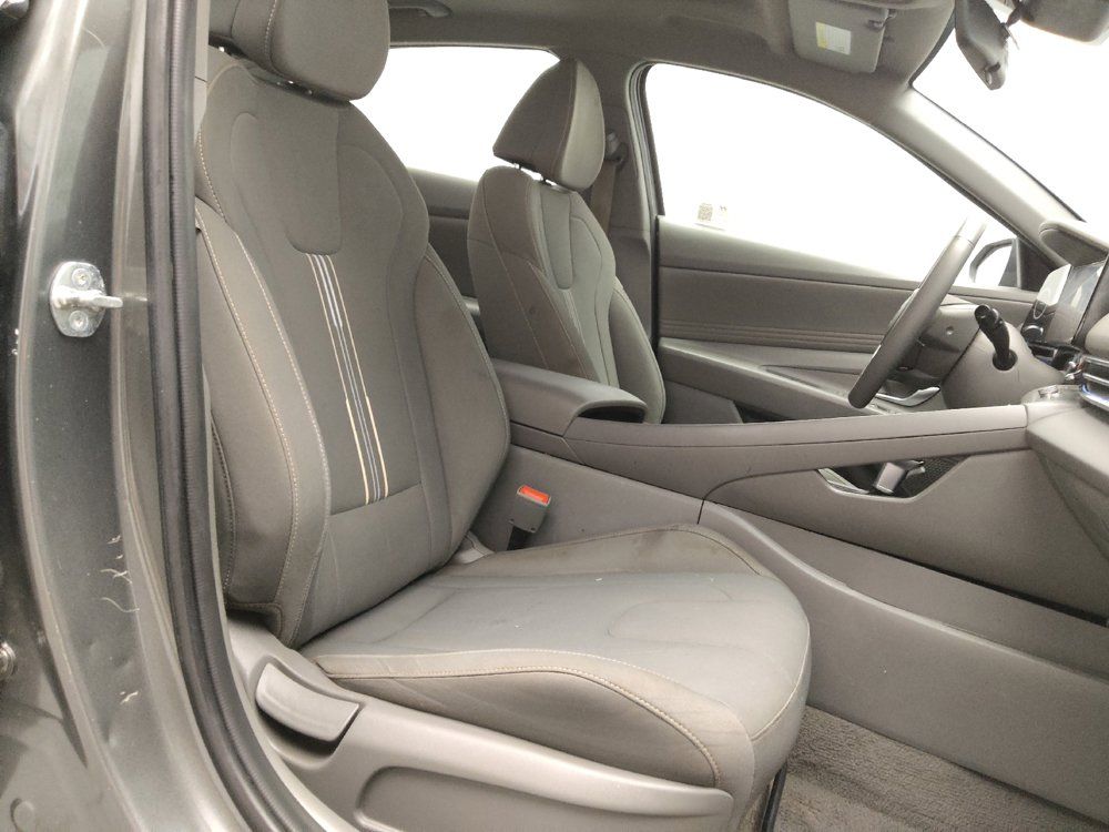 Used 2024 Hyundai Elantra SEL w/ Convenience Package FWD image 21