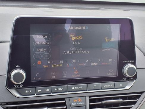 Used 2025 Nissan Altima 2.5 SV FWD image 10