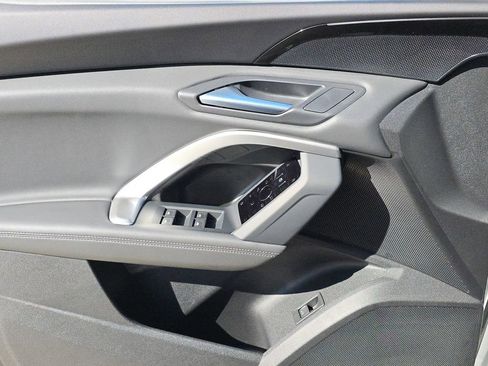 New 2025 Audi Q5 Premium image 18