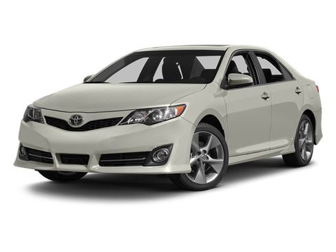 Used 2014 Toyota Camry LE FWD image 1