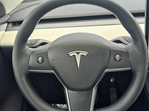 Used 2023 Tesla Model Y Long Range image 32