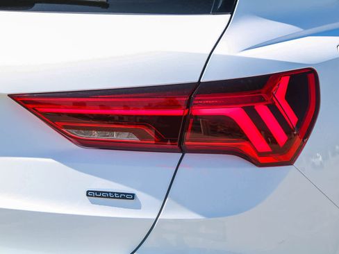 New 2025 Audi Q3 2.0T Premium image 11