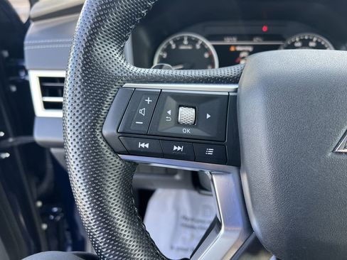 Used 2023 Mitsubishi Outlander SE image 19