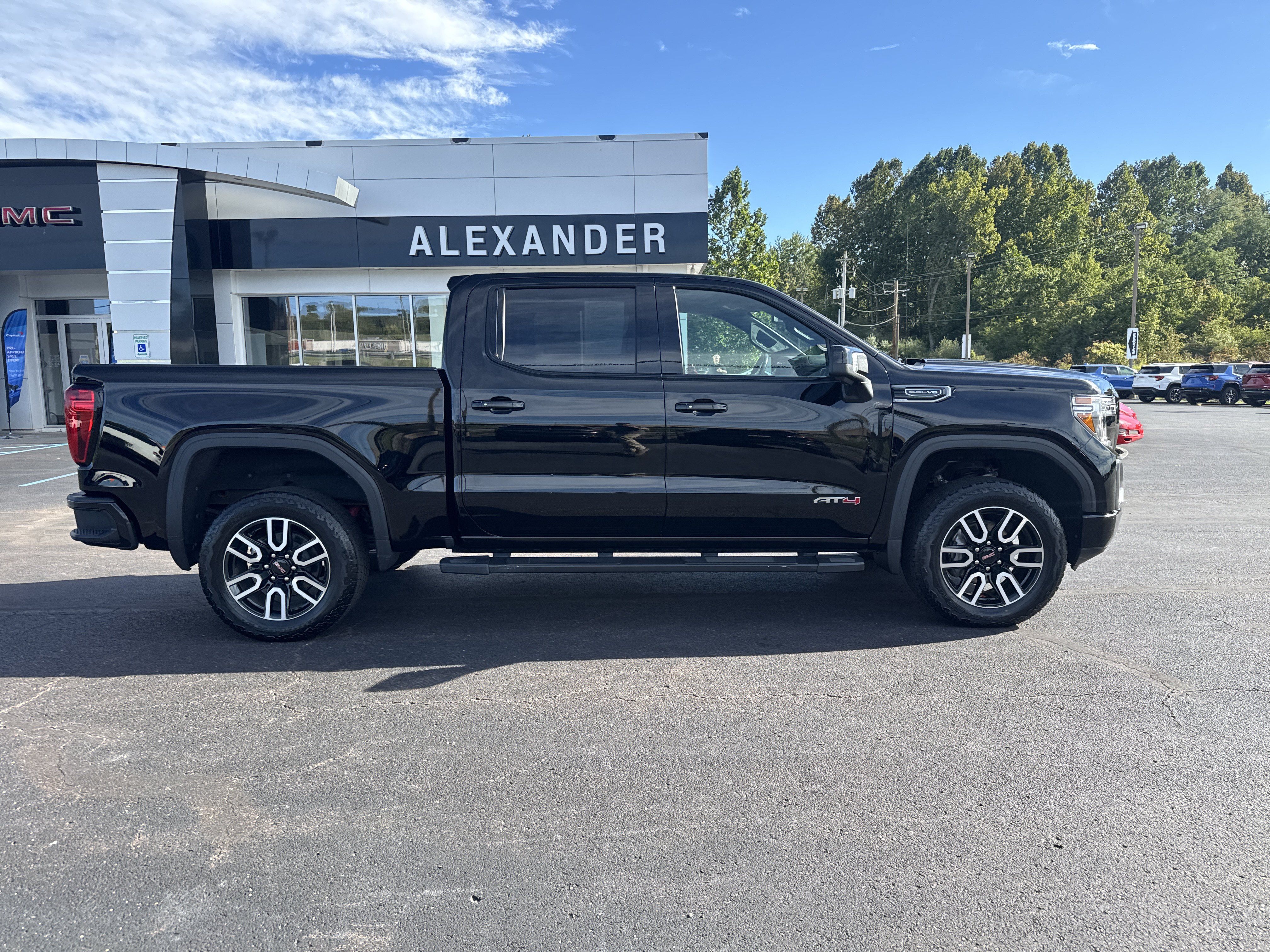 Used 2019 GMC Sierra 1500 AT4 w/ AT4 Premium Package AWD/4WD image 2