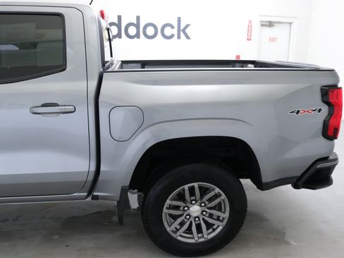 Used 2023 Chevrolet Colorado LT w/ LT Convenience Package image 6