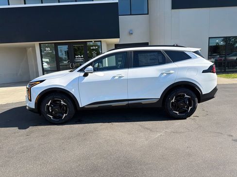 New 2026 Kia Sportage EX AWD/4WD image 2