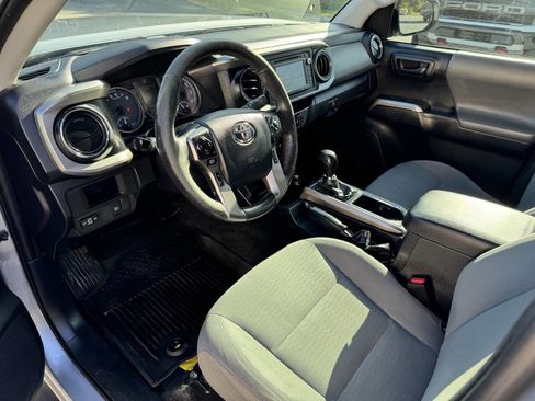 Used 2019 Toyota Tacoma SR5 image 11