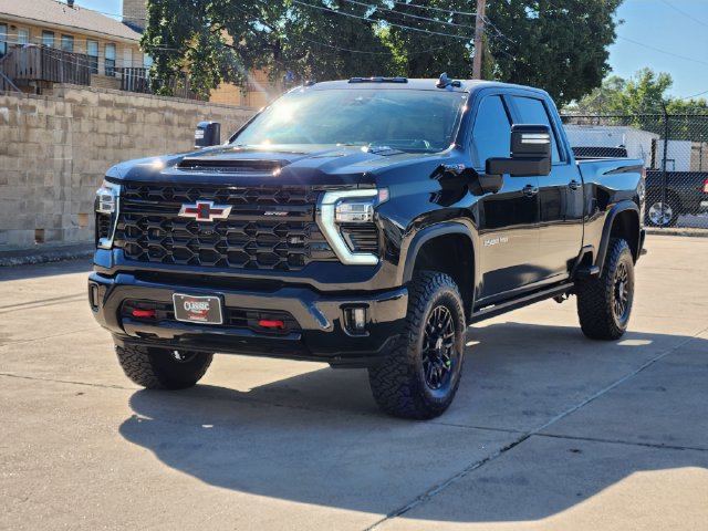 Used 2024 Chevrolet Silverado 2500 ZR2 w/ Technology Package AWD/4WD image 10