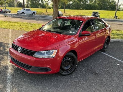 Used 2012 Volkswagen Jetta SE FWD image 2
