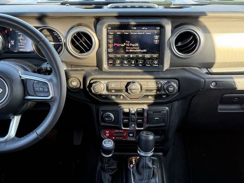 Used 2023 Jeep Wrangler Unlimited Rubicon 4xe AWD/4WD image 13