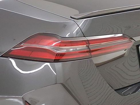 Used 2025 BMW M5 w/ Carbon Package image 11