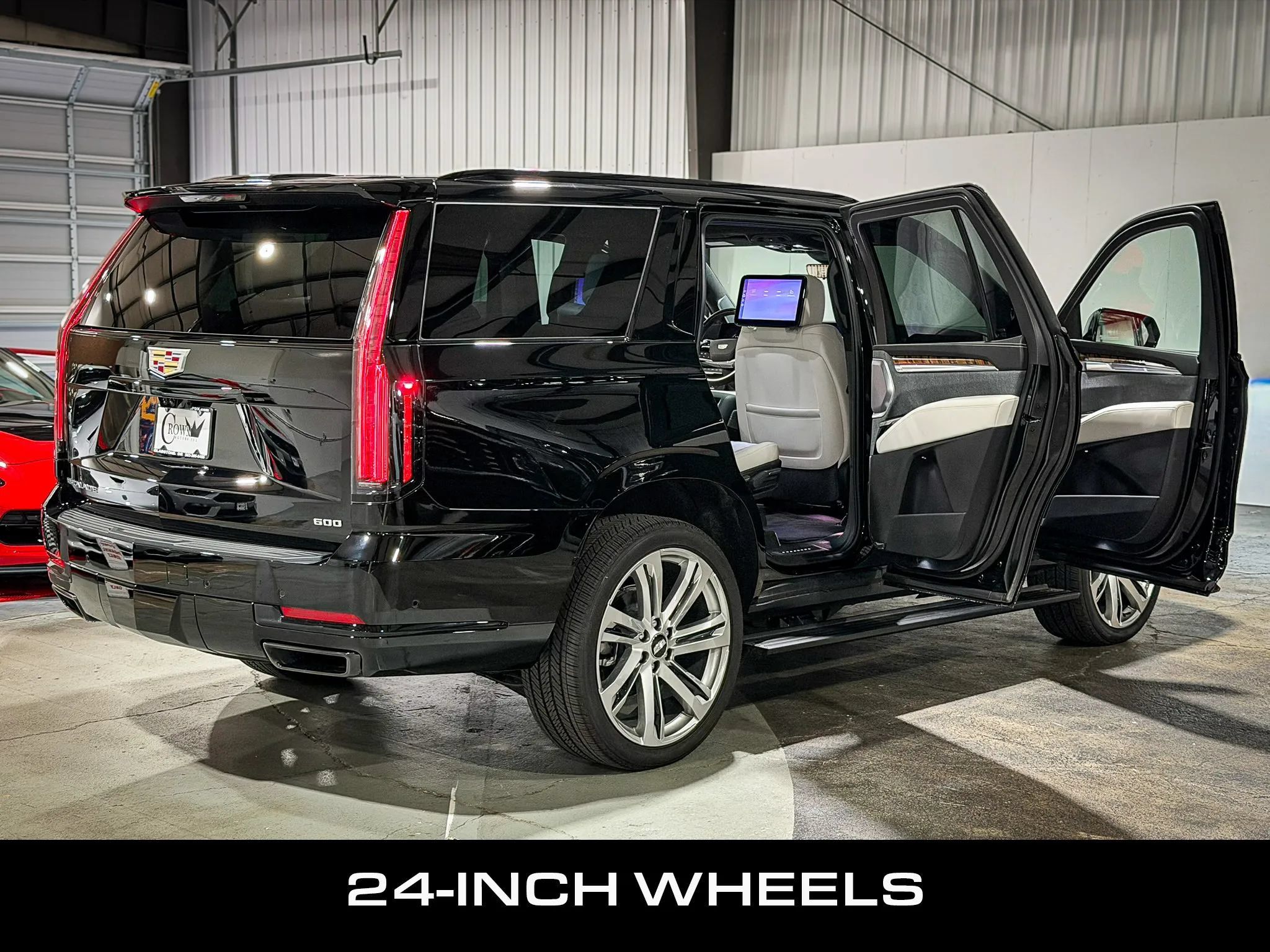 Used 2026 Cadillac Escalade Platinum Sport AWD/4WD image 5