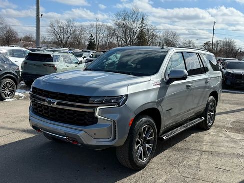 Used 2024 Chevrolet Tahoe Z71 w/ Luxury Package AWD/4WD image 2