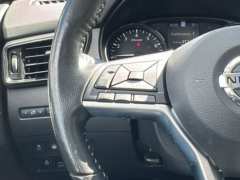 Certified 2022 Nissan Rogue Sport SL w/ Premium Package image 17