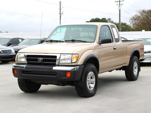 Used 1999 Toyota Tacoma 4x4 Xtracab V6 image 4
