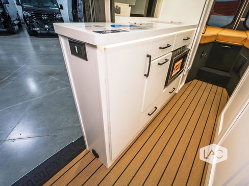 Used 2023 Mercedes-Benz Sprinter 3500 image 24