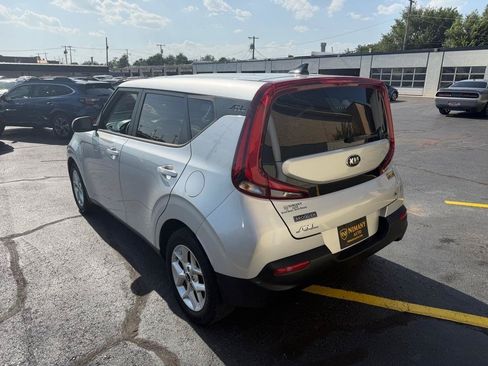 Used 2021 Kia Soul S FWD image 4