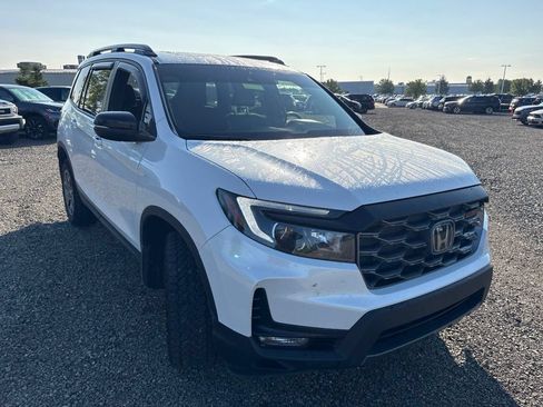Used 2024 Honda Passport TrailSport image 13