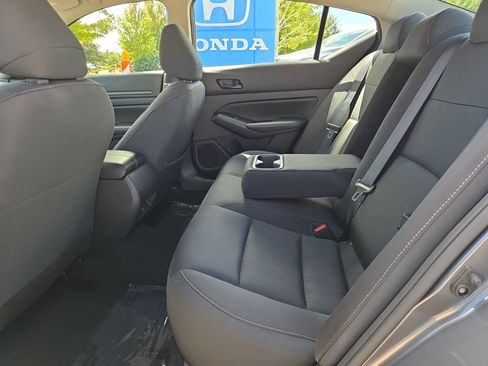 Used 2024 Nissan Altima 2.5 SV FWD image 31