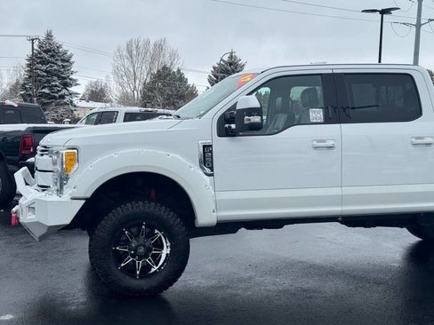 Used 2017 Ford F250 Lariat w/ FX4 Off-Road Package image 4