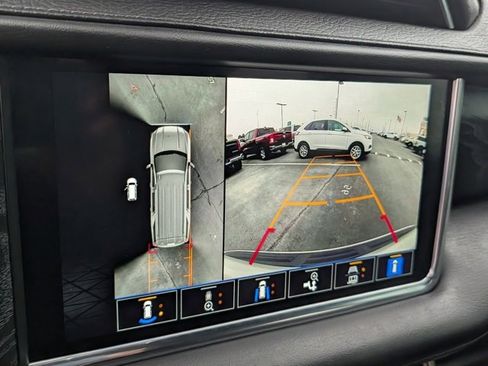 Used 2022 GMC Yukon XL Denali w/ Denali Ultimate Package image 11