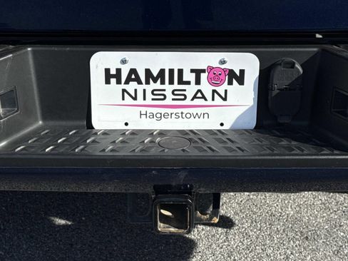 Used 2021 Nissan Titan SV w/ SV Convenience Package image 27