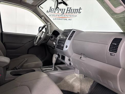 Used 2016 Nissan Frontier SV RWD image 29