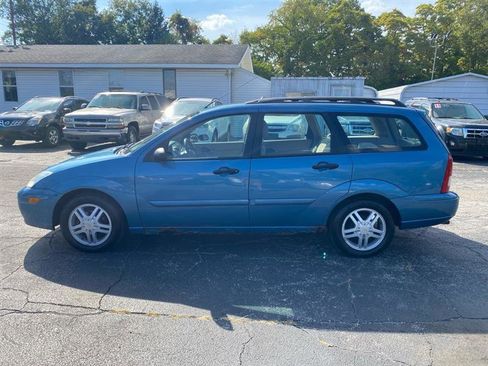 Used 2001 Ford Focus SE image 2