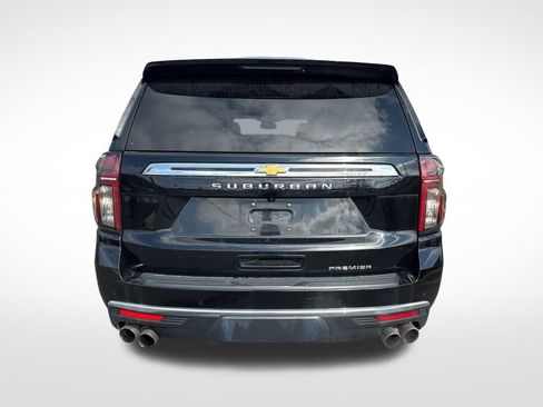 Used 2024 Chevrolet Suburban Premier image 7