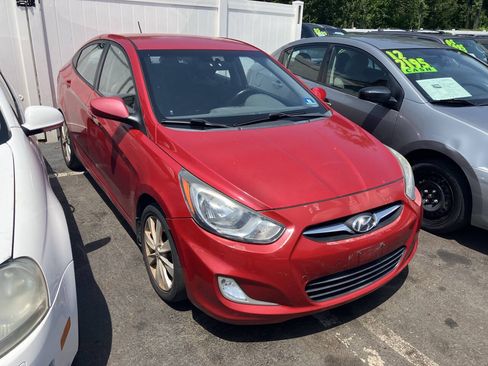 Used 2012 Hyundai Accent GLS w/ Premium Pkg 3 FWD image 1