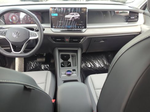 New 2026 Volkswagen Tiguan SE image 19