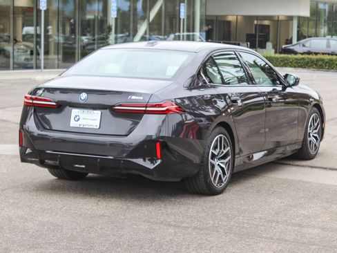 Used 2025 BMW i5 M60 image 6